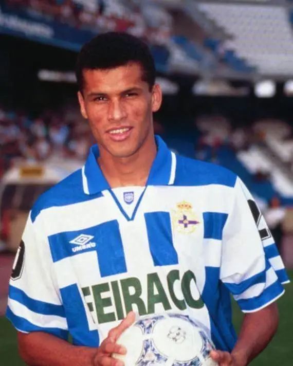 曼城稳居头 曼城稳居头