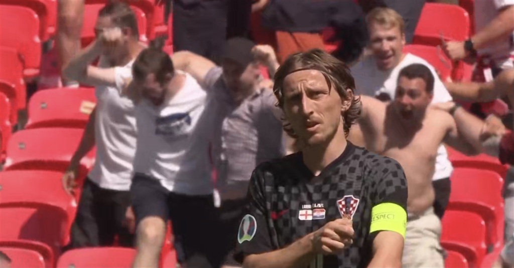 与他在电视 与他在电视