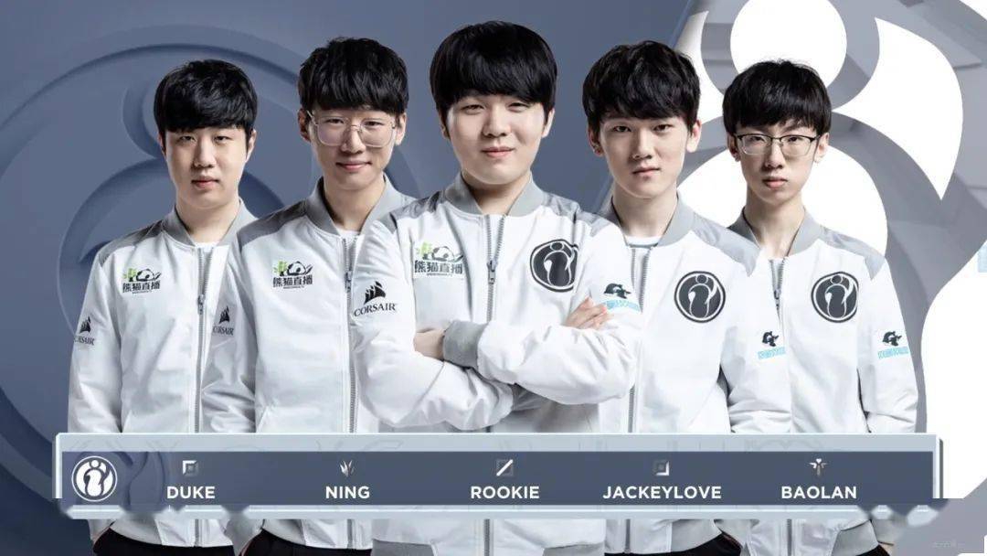 与自身的踢 与自身的踢